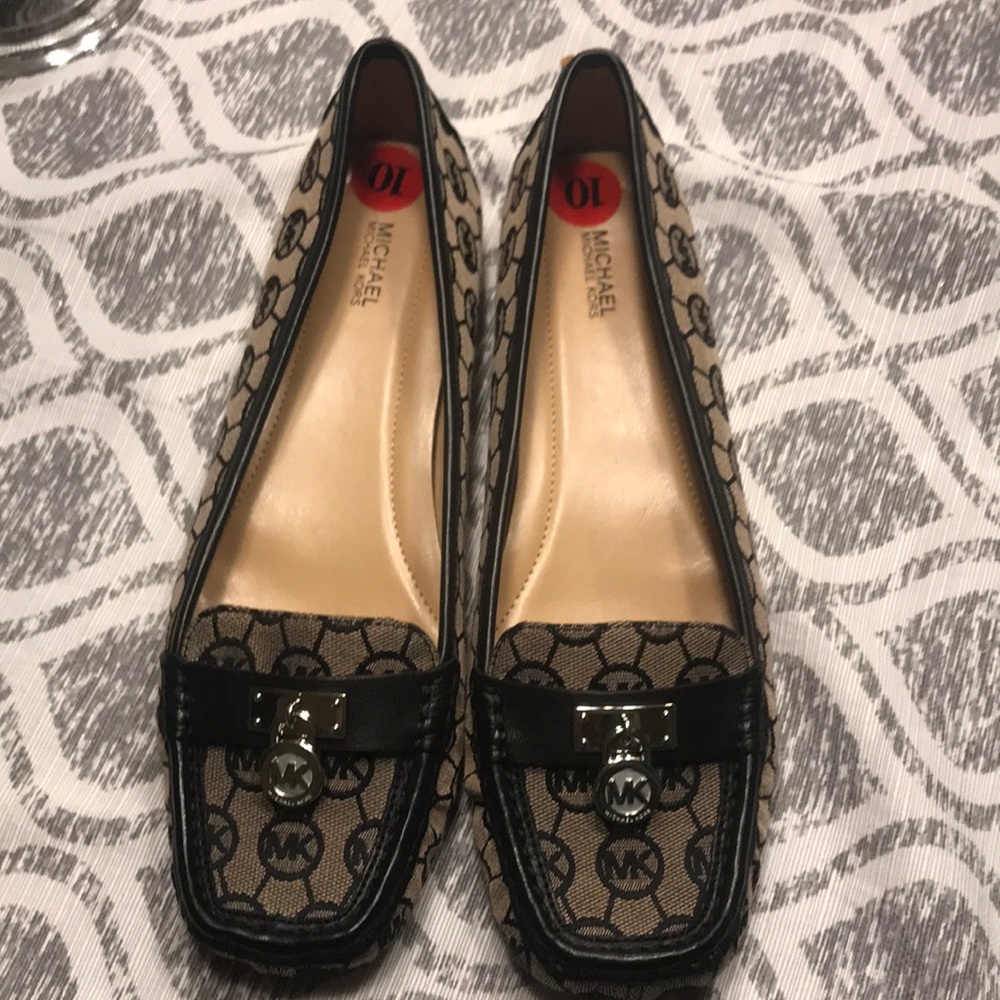 Michael Kor’s flats, black 🚨Last Chance Sale🚨